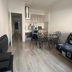 Cœur De Au 1er 66m2, Vu Sur La Place Appartement